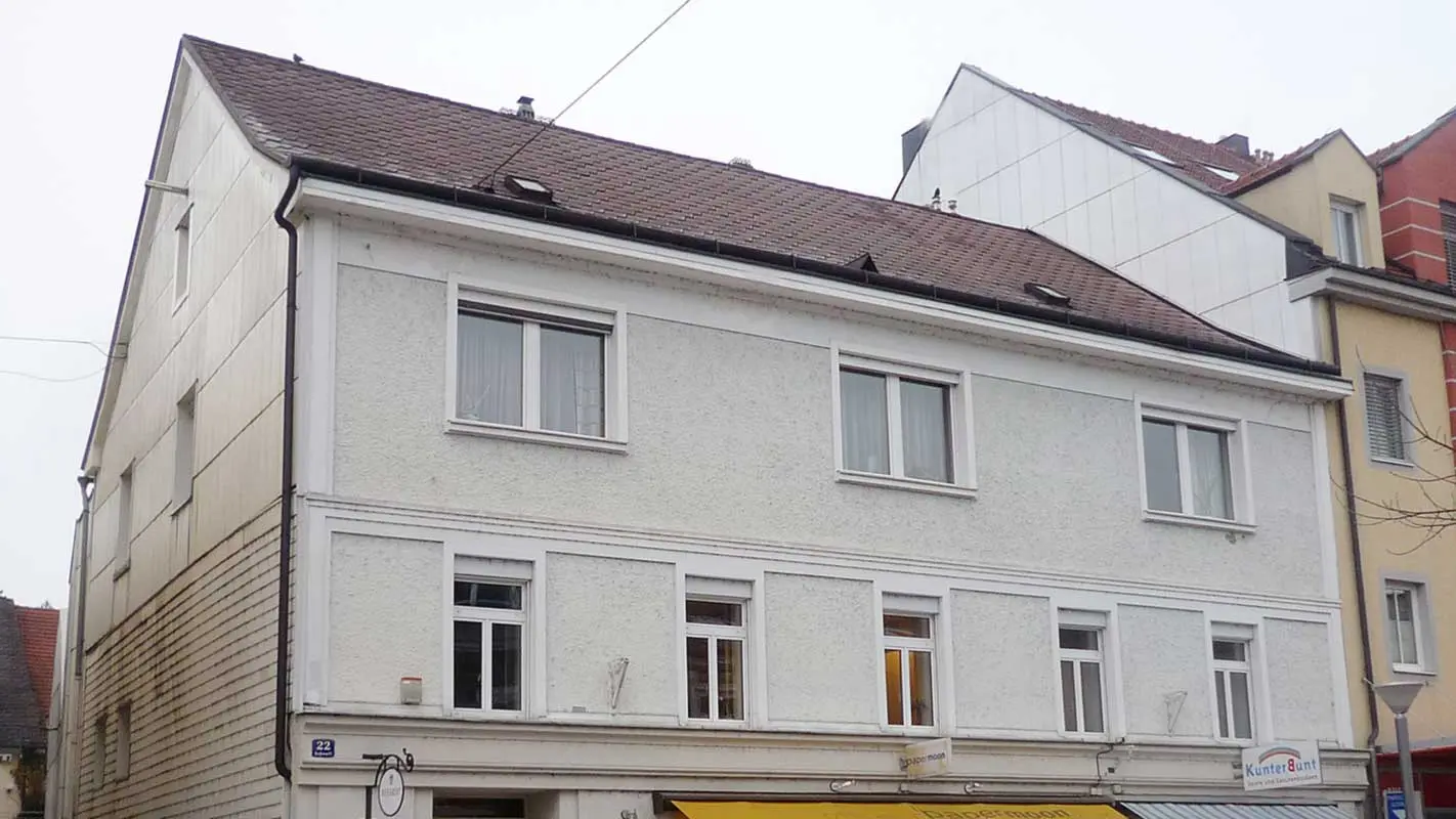 Before roof renovation with PREFA FX.12 roof panels