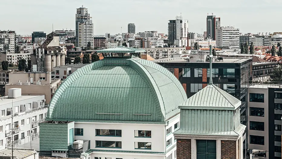 administrative building, Spilka Offices, PREFA cupola, Prefalz, P.10 patina green, monument protection, Blumentál, Bratislava, Slovakia