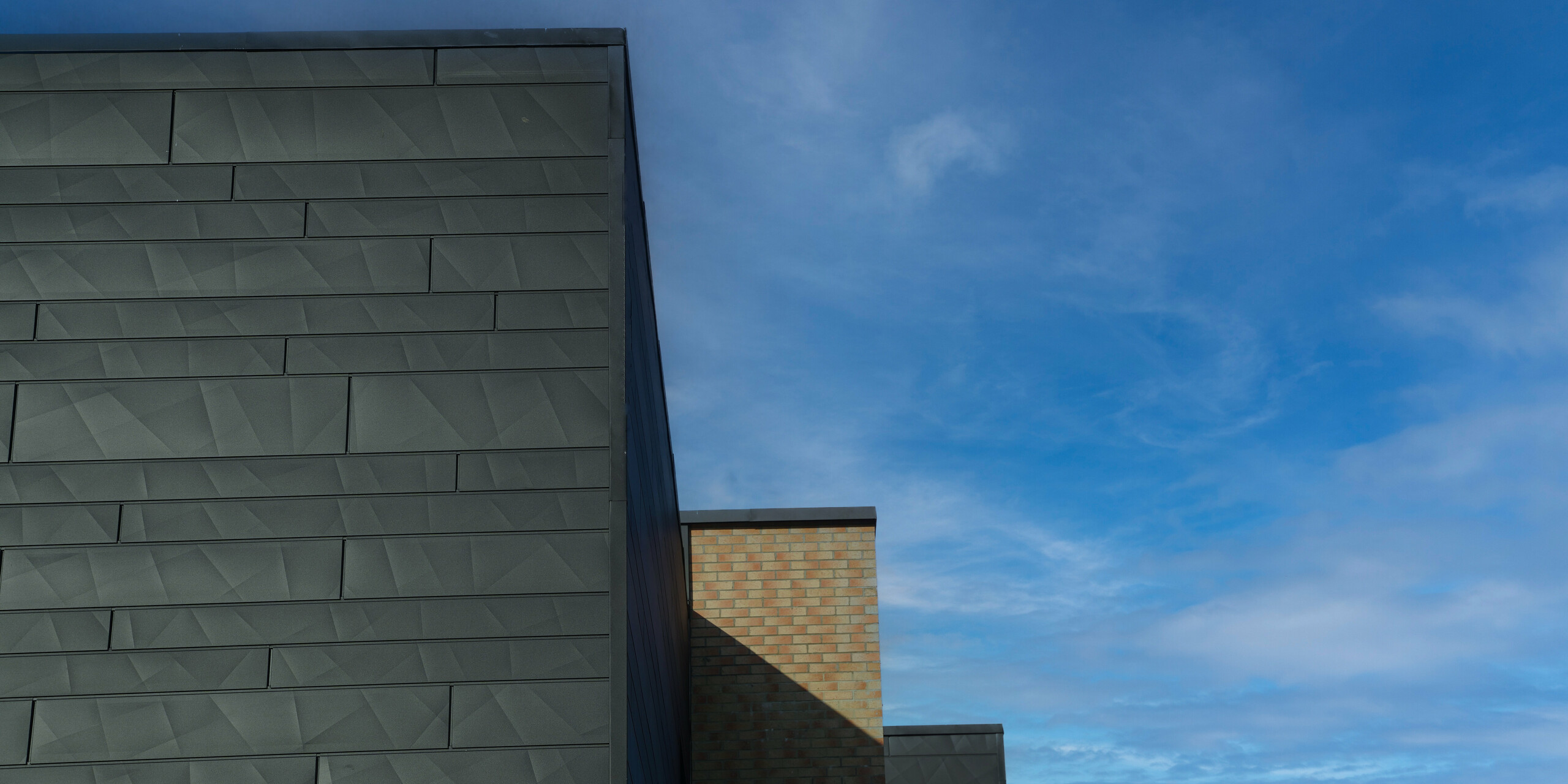 PREFA Siding.X in P.10 Anthracite at the Just Hard Metals company building in Sunderland