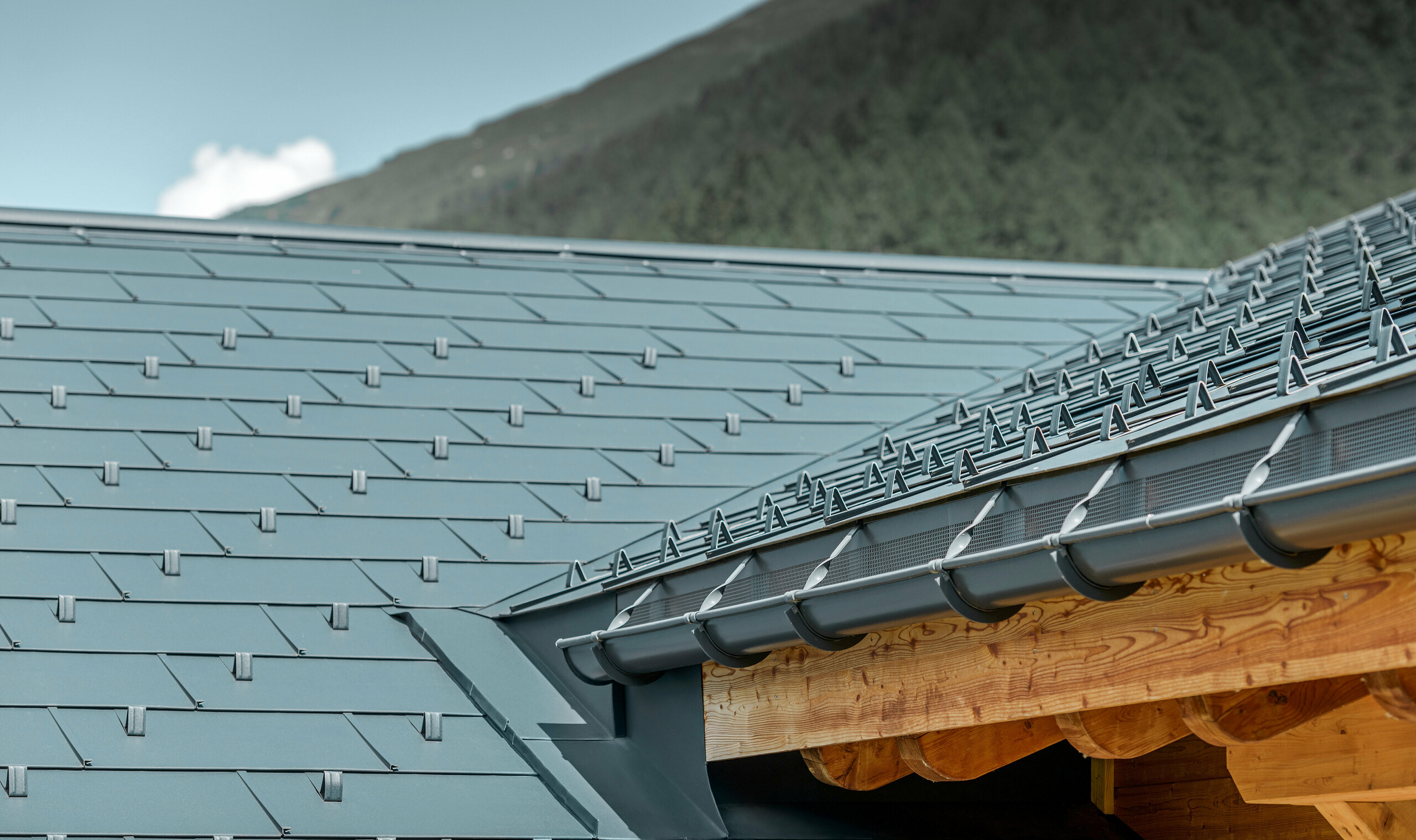 Close up of the newly refurbished roof with the PREFA FX.12 roof panel in anthracite