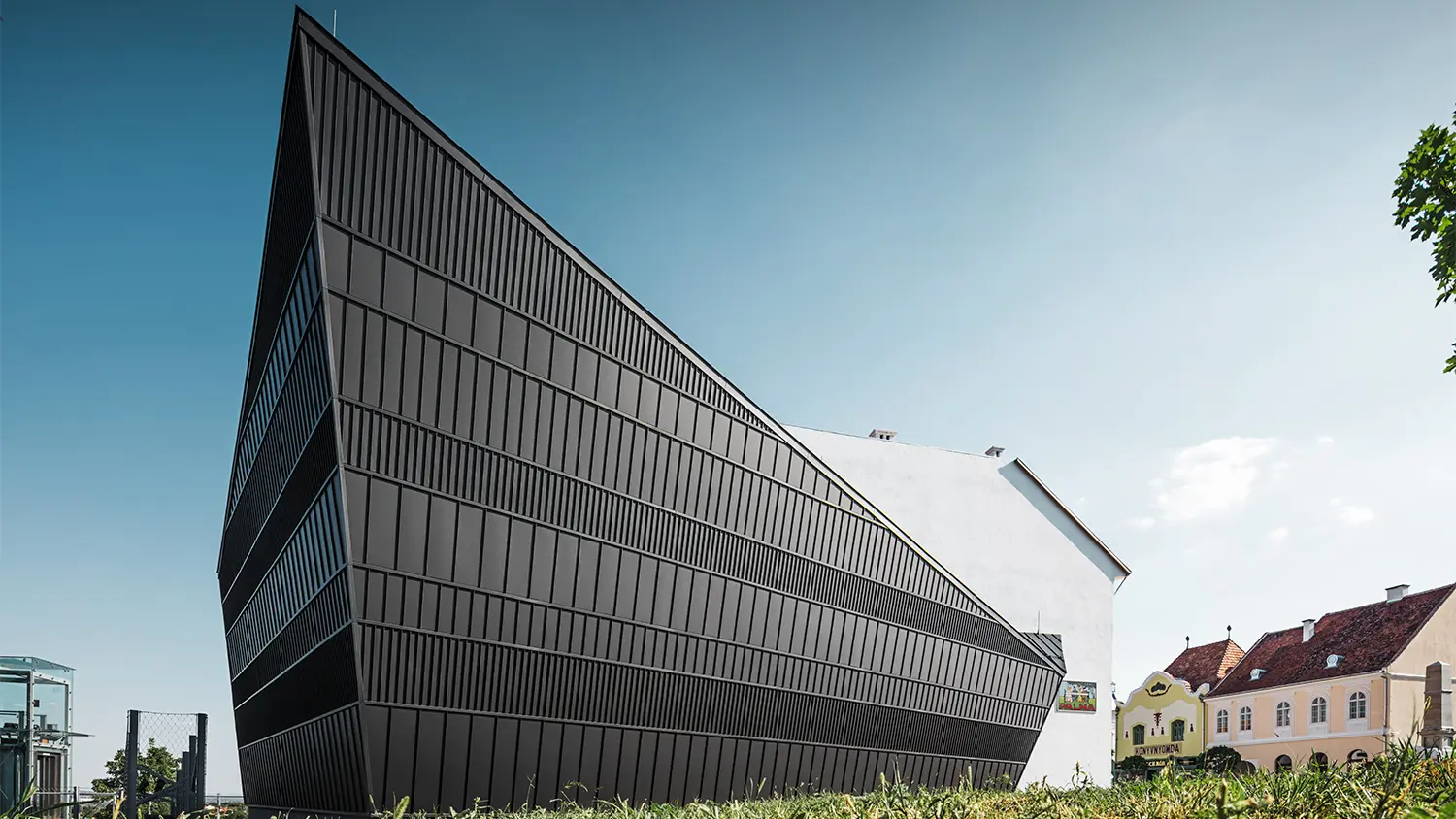 Side view of the building, from this perspective, part of it resembles a ship's bow.