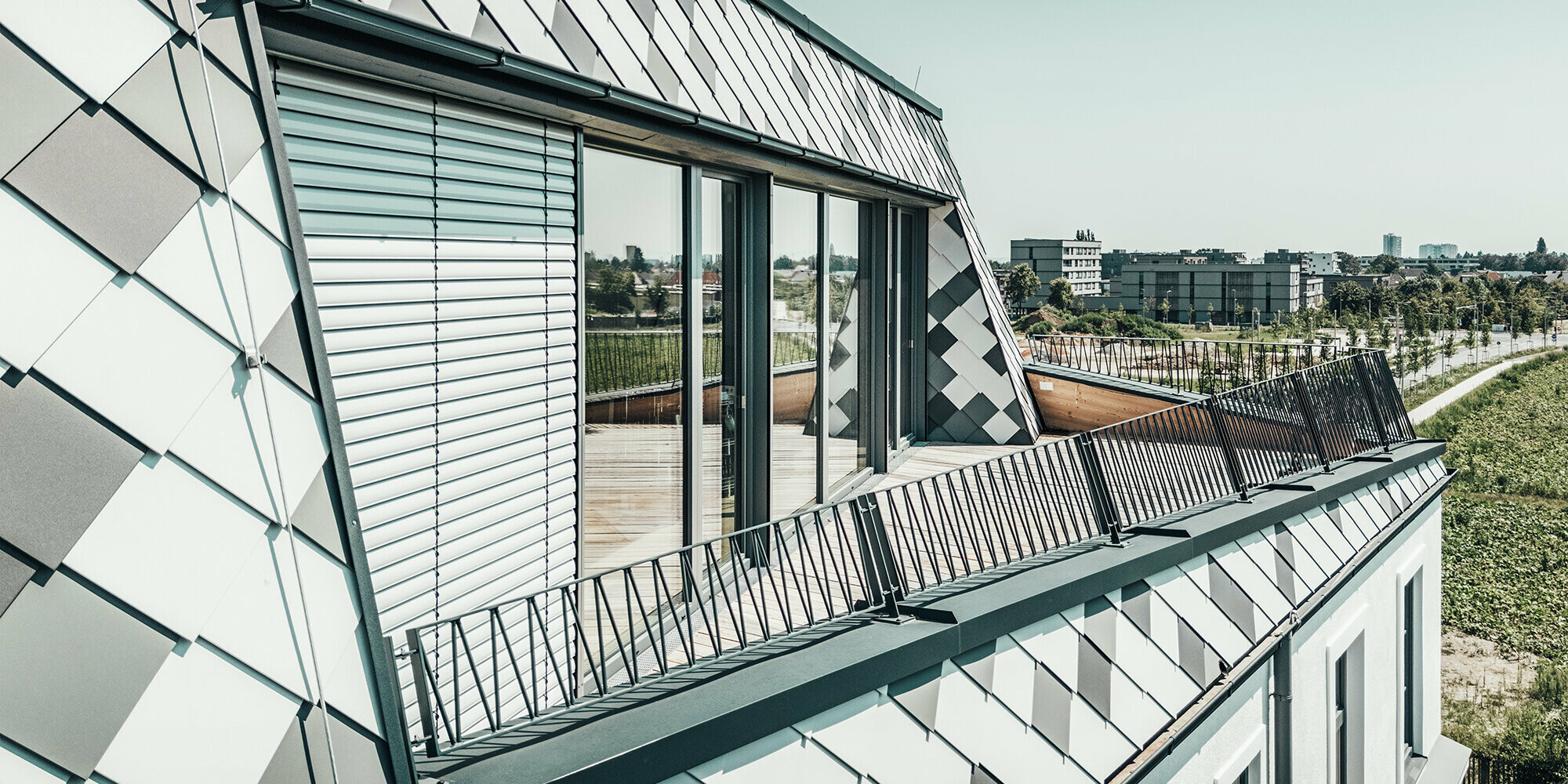 Shot from the terrace of the penthouse from the northern edge.